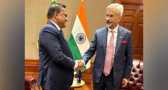 ඉන්දු - ශ්‍රී ලංකා විදේශ කටයුතු ඇමතිවරු අතර හමුවක්